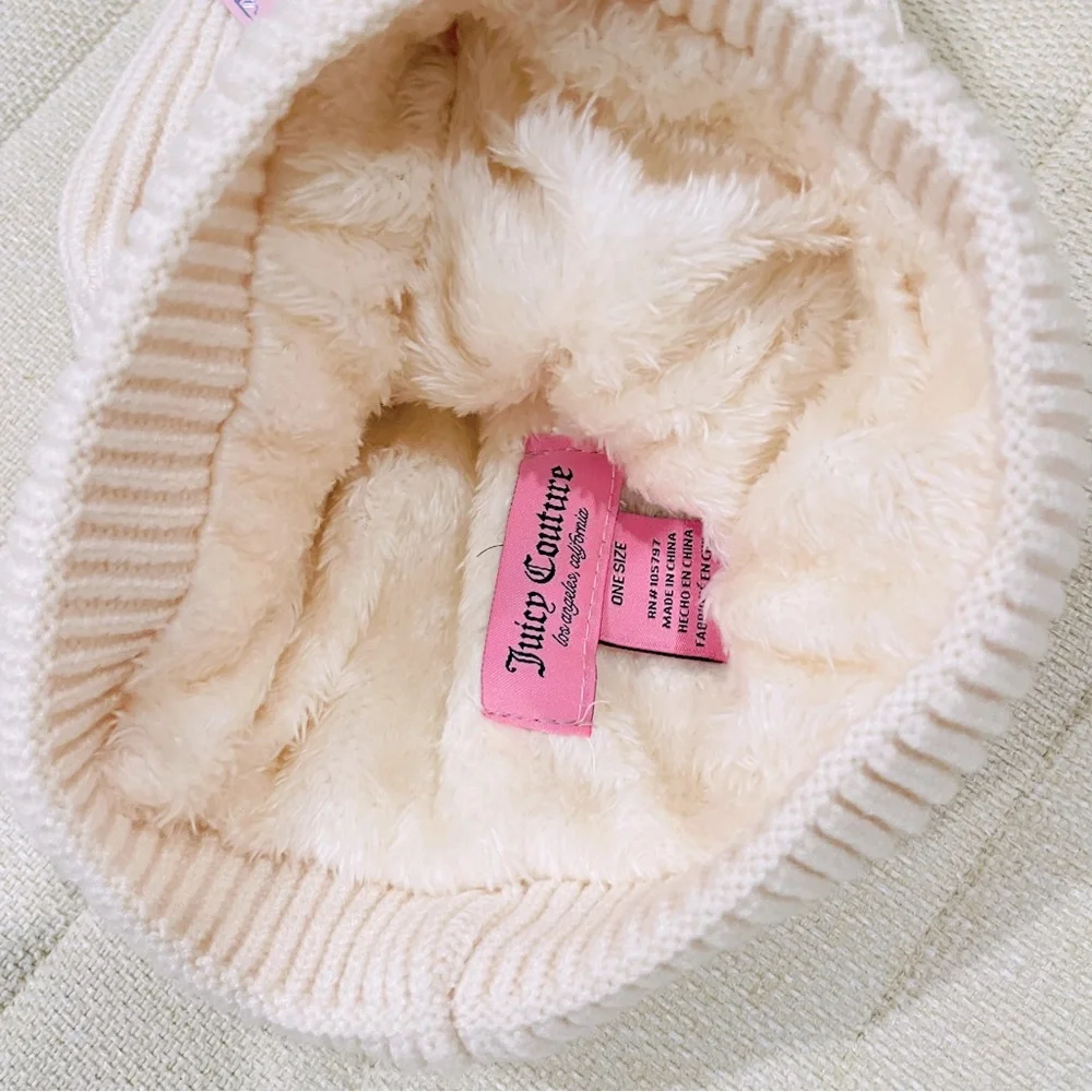 NEW Juicy Couture Cream Ribbed Knit Beanie Rhinestone Heart‎ Crown Pom Pom Hat